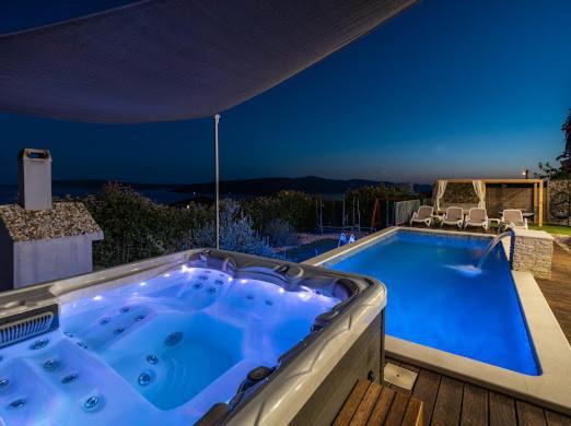 Villa Hedonist Seget Vranjica Exterior photo